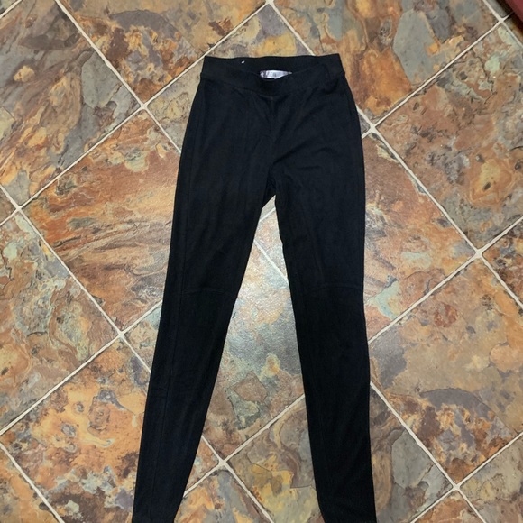 ⭐️Jennifer Lopez Suede Feel Leggings - Picture 3 of 5